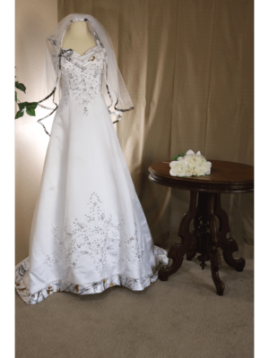 ATOC-0910 Elizabeth TTSF Full Front with Table Camo Gown (image)