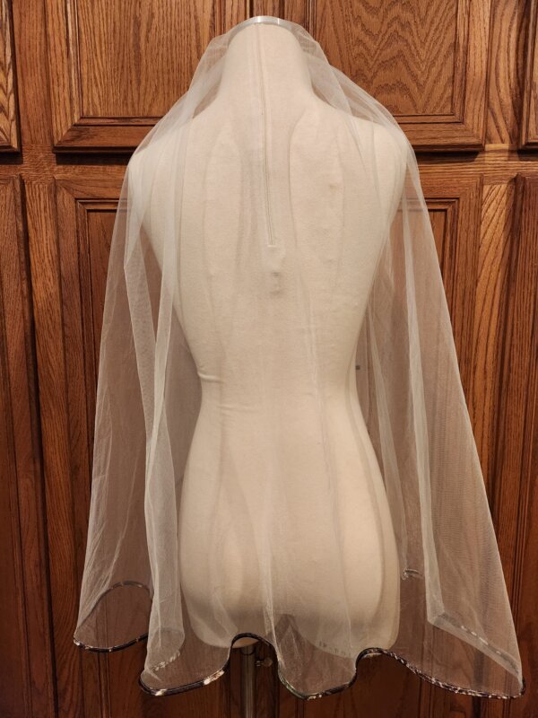 1 layer veil in ivory and mossy oak