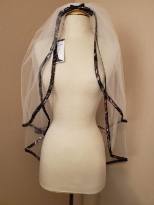 2 layer veil in ivory matte tulle and mossy oak camo